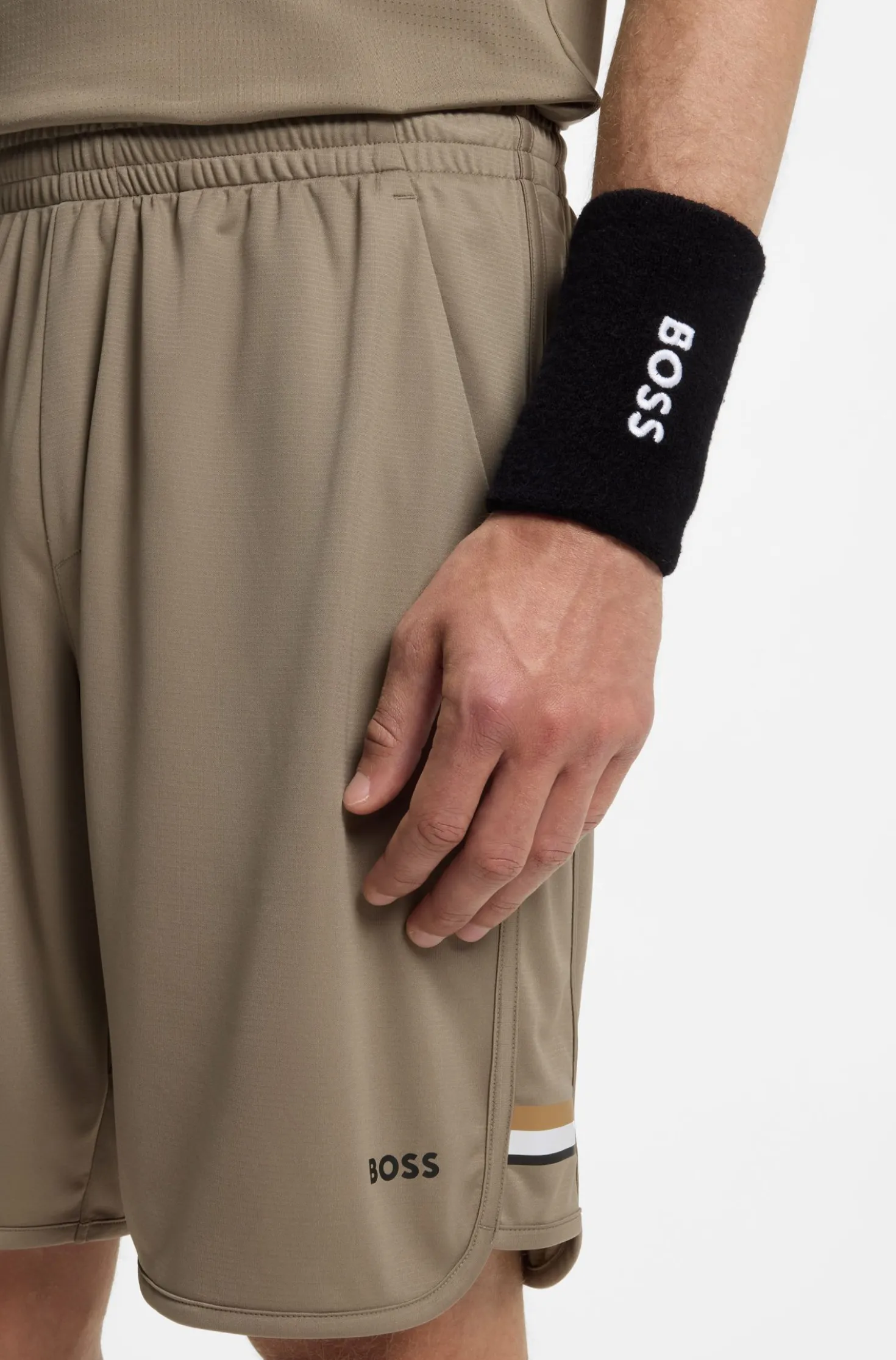 Active Shorts aus Stretch-Gewebe mit Taschen aus Mesh