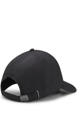 Angeraute Cap mit gesteppten Double-B-Monogrammen