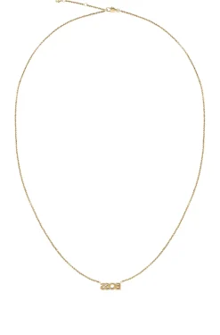 An understated necklace for everyday style