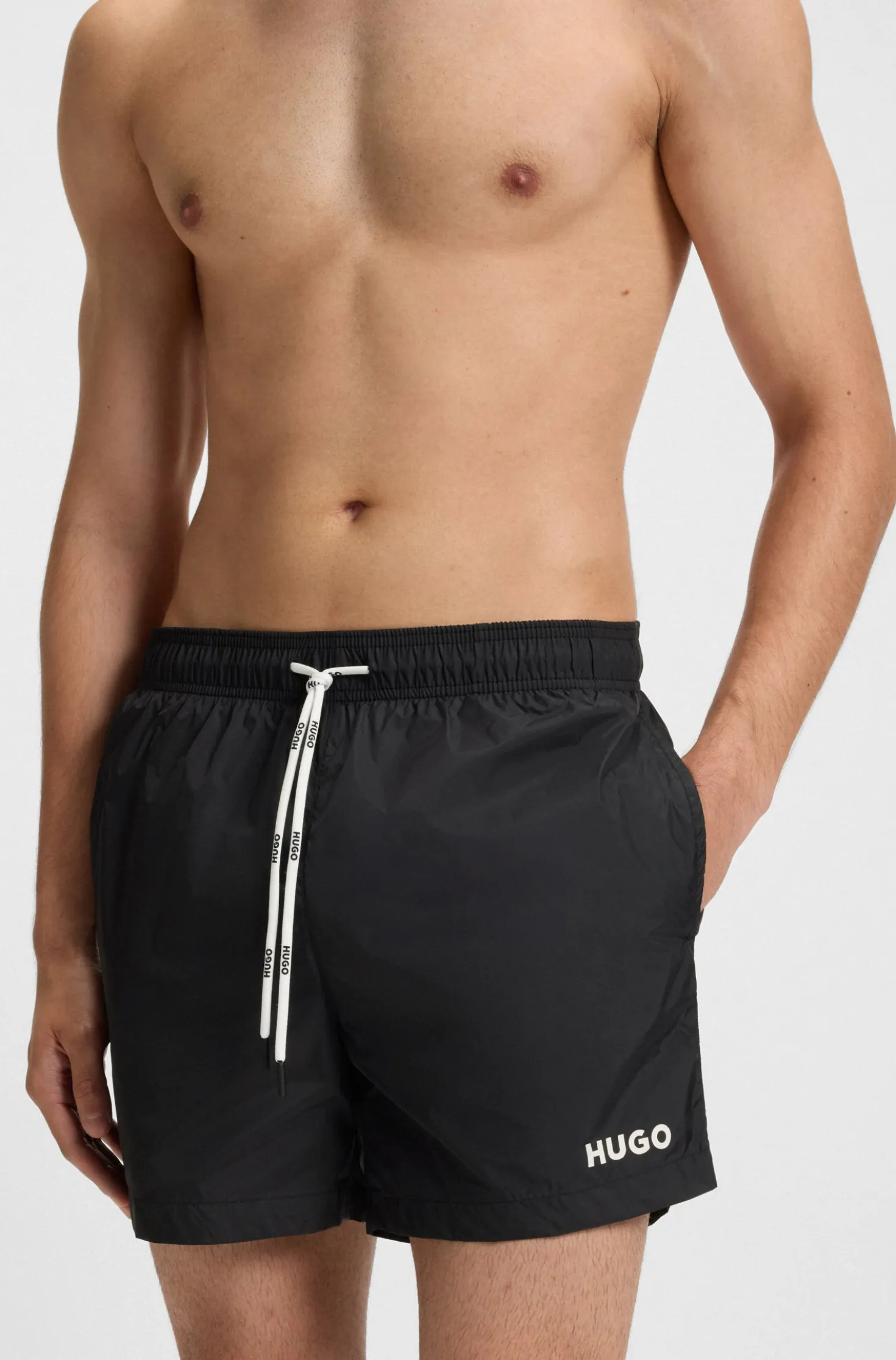 Badeshorts mit kontrastierendem Logo-Print