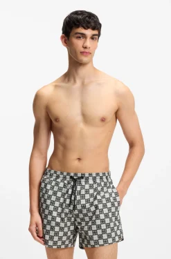 Badeshorts mit Schachbrett-Logos
