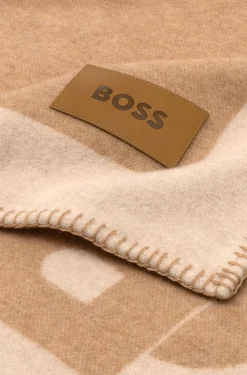 Überwurf aus Woll-Mix mit Double-B-Monogramm