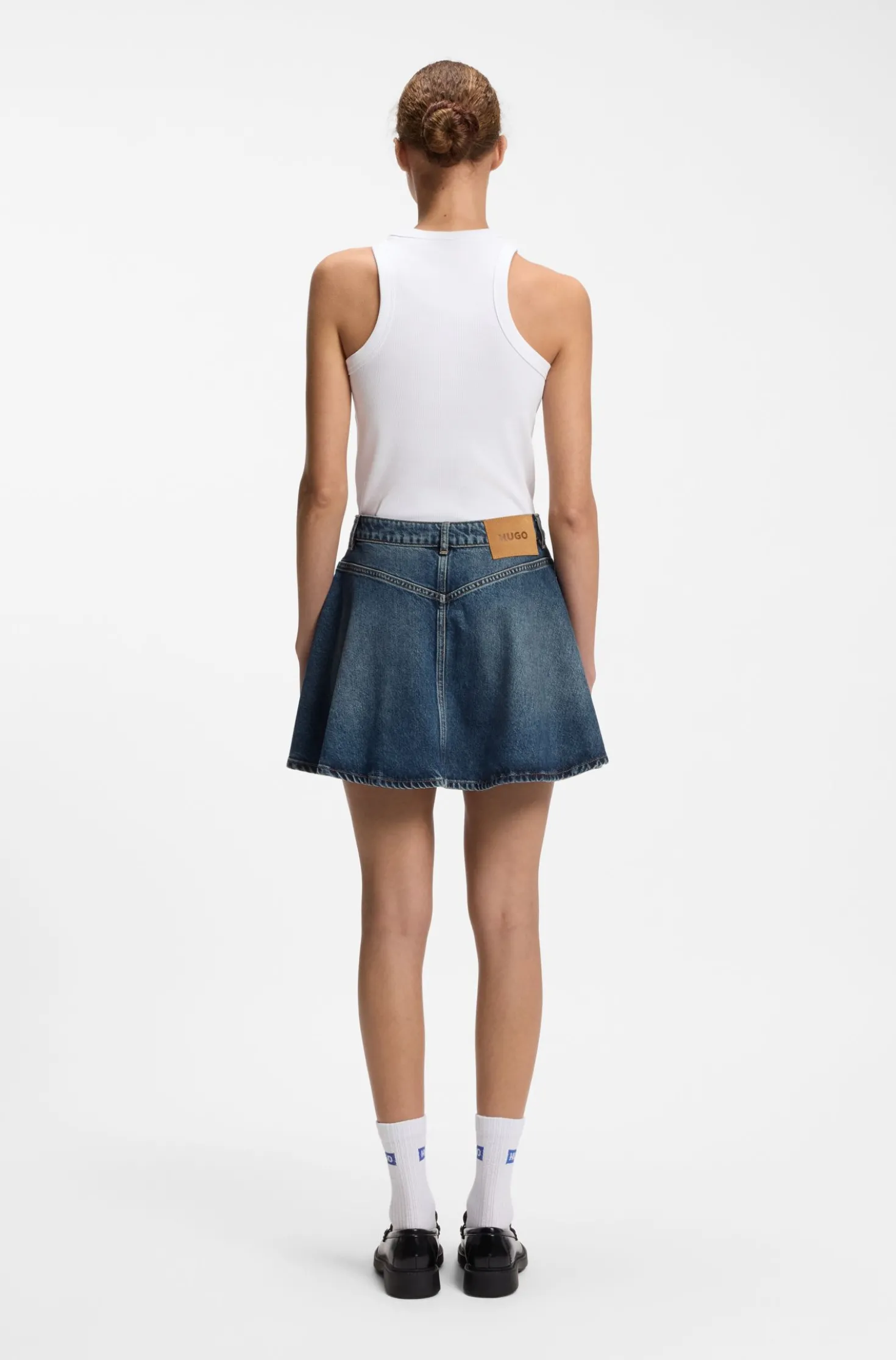 Blauer Minirock aus Denim mit hohem Bund