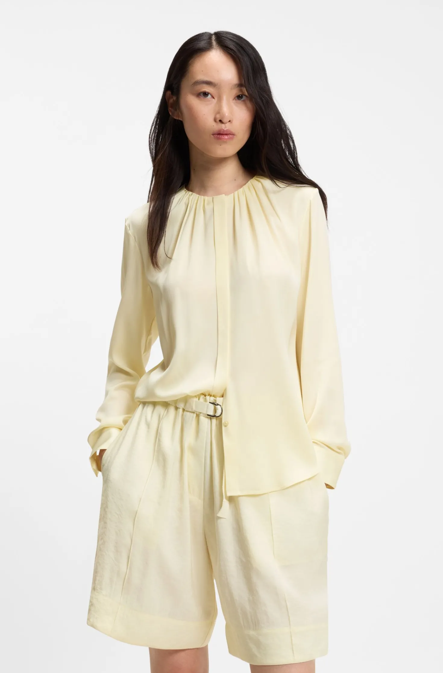 Bluse aus Stretch-Seide mit gerafften Details