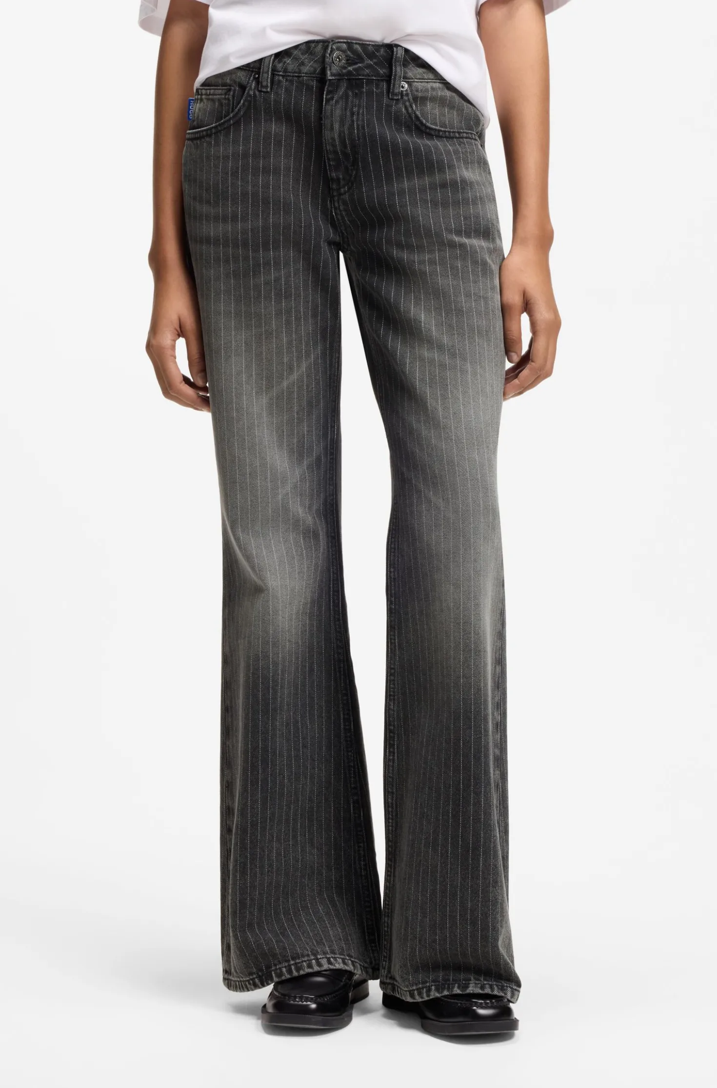 Bootcut-Jeans mit mittlerem Bund aus Baumwollmischung mit feinen Längsstreifen
