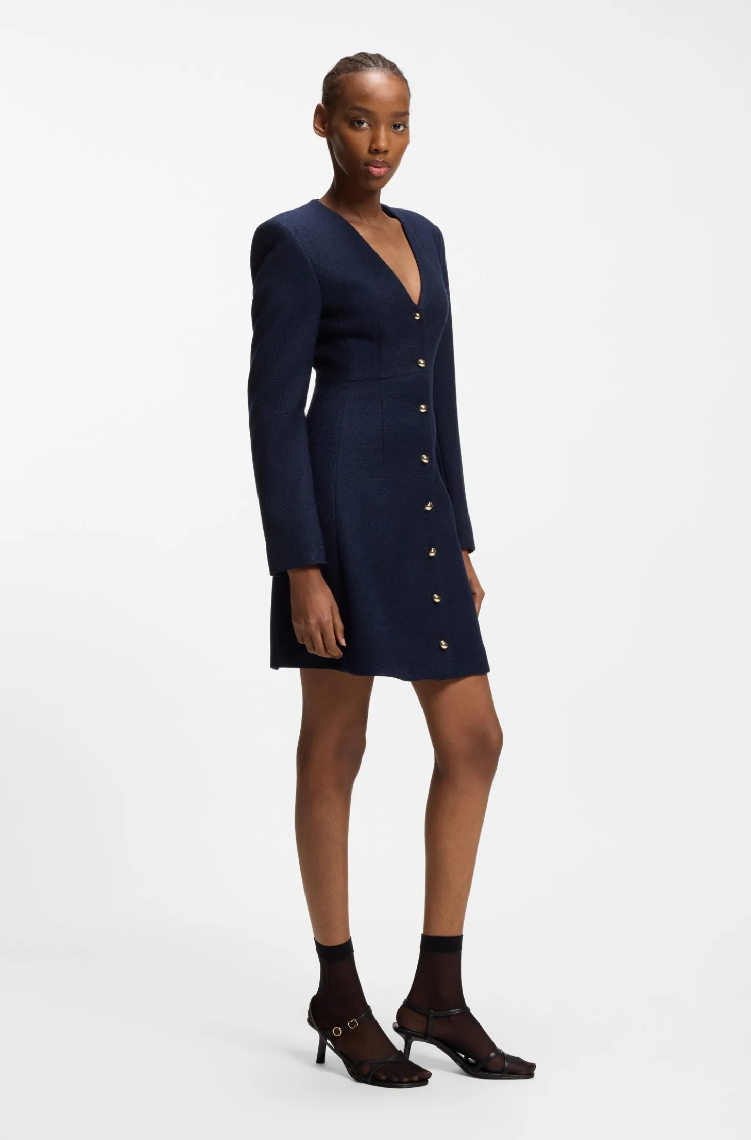 Bouclé-Kleid mit goldfarbenen Knöpfen
