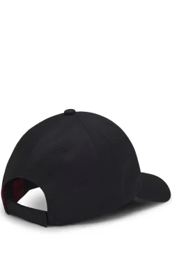 Cap aus Baumwoll-Twill mit rotem Logo-Label