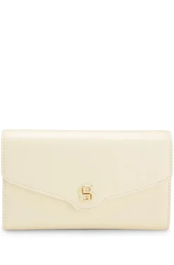 Clutch aus Leder mit Metall-Logo im Double-B-Monogramm