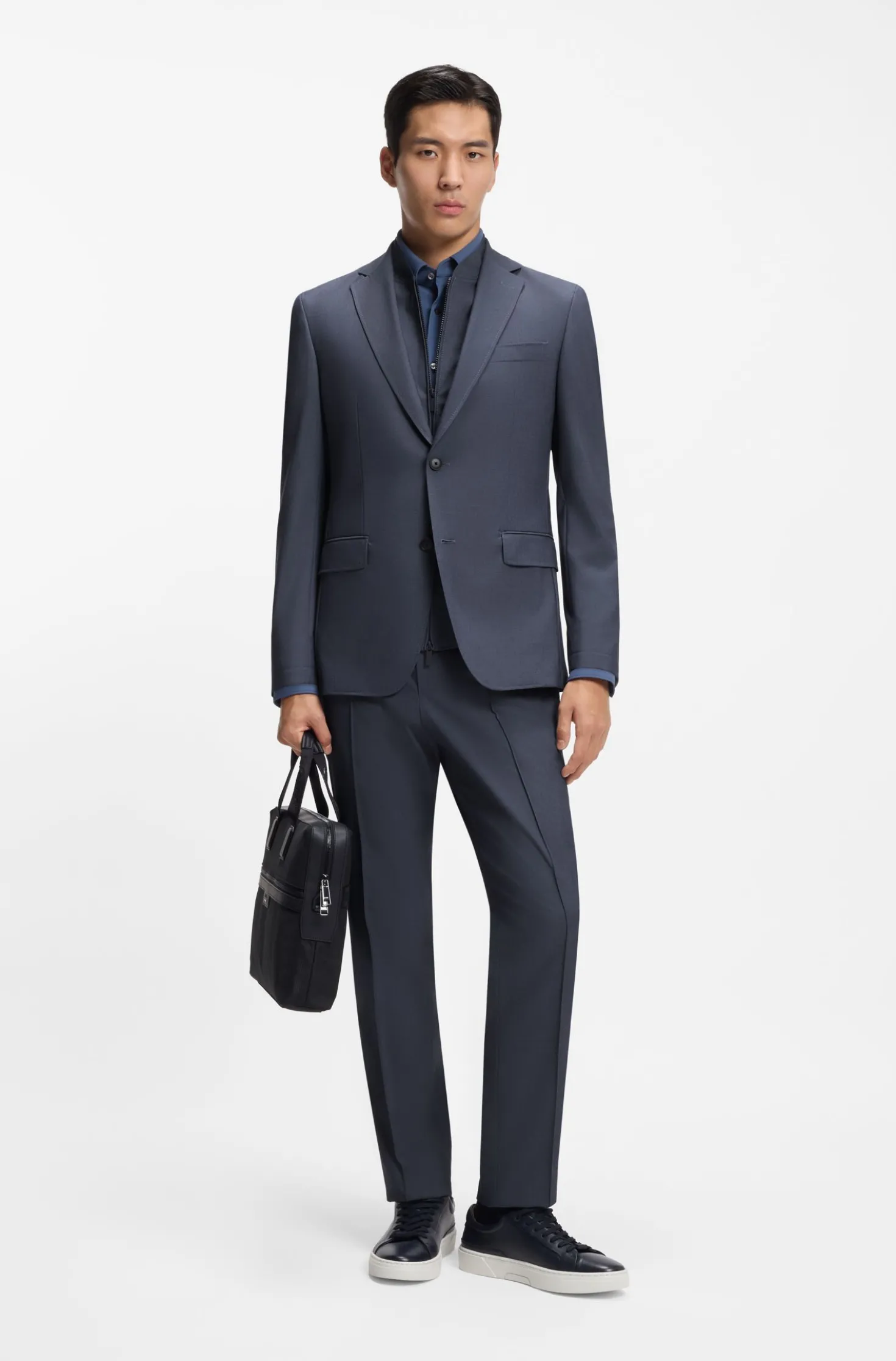 Dreiteiliger Slim-Fit Anzug mit Weste mit Reißverschluss