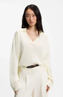Entspannter Pullover mit offenem Kragen