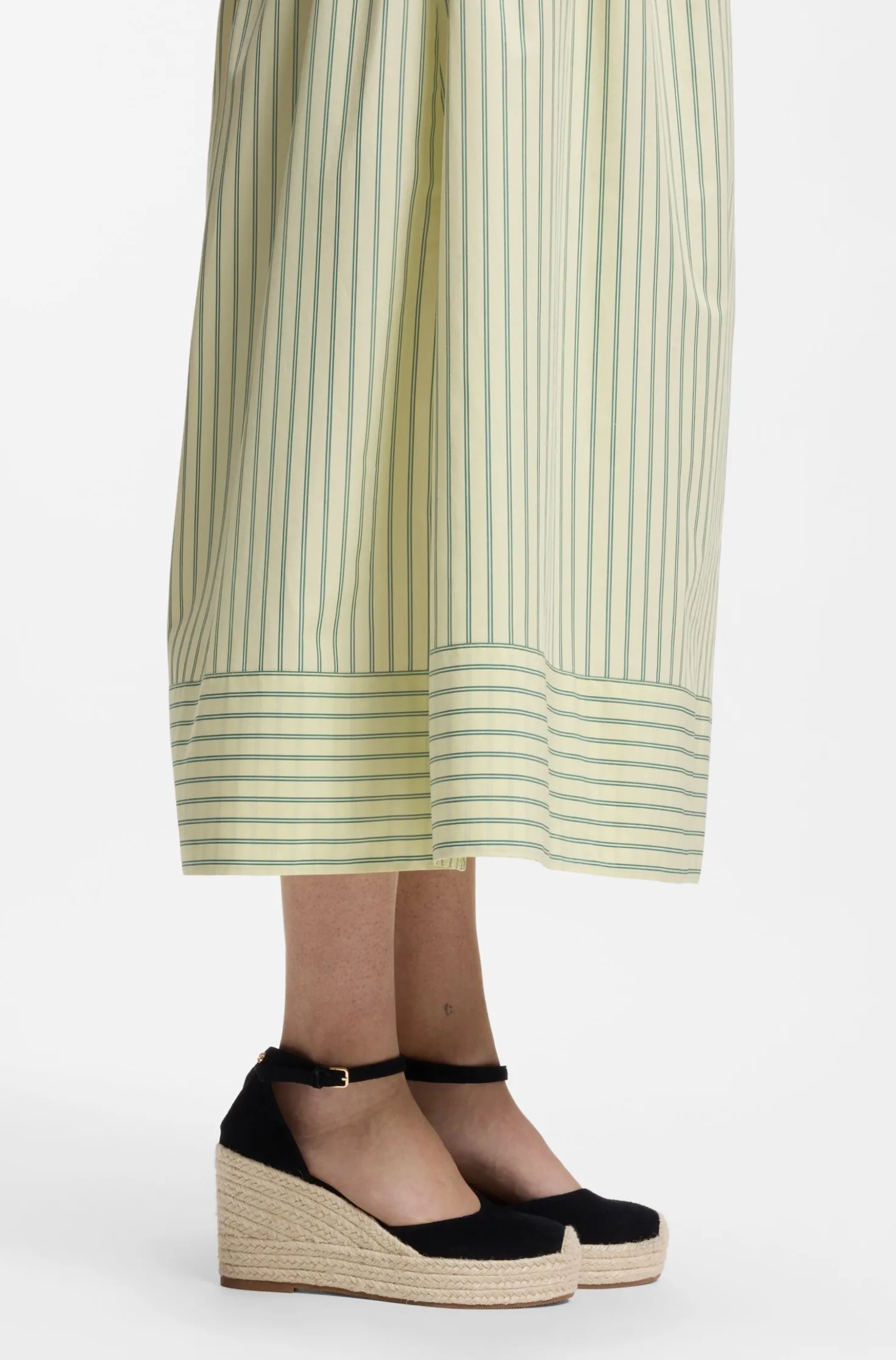 Espadrilles aus Veloursleder mit Keilsohle