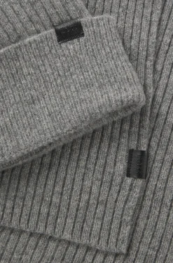 Geschenk-Set aus Mütze und Schal
