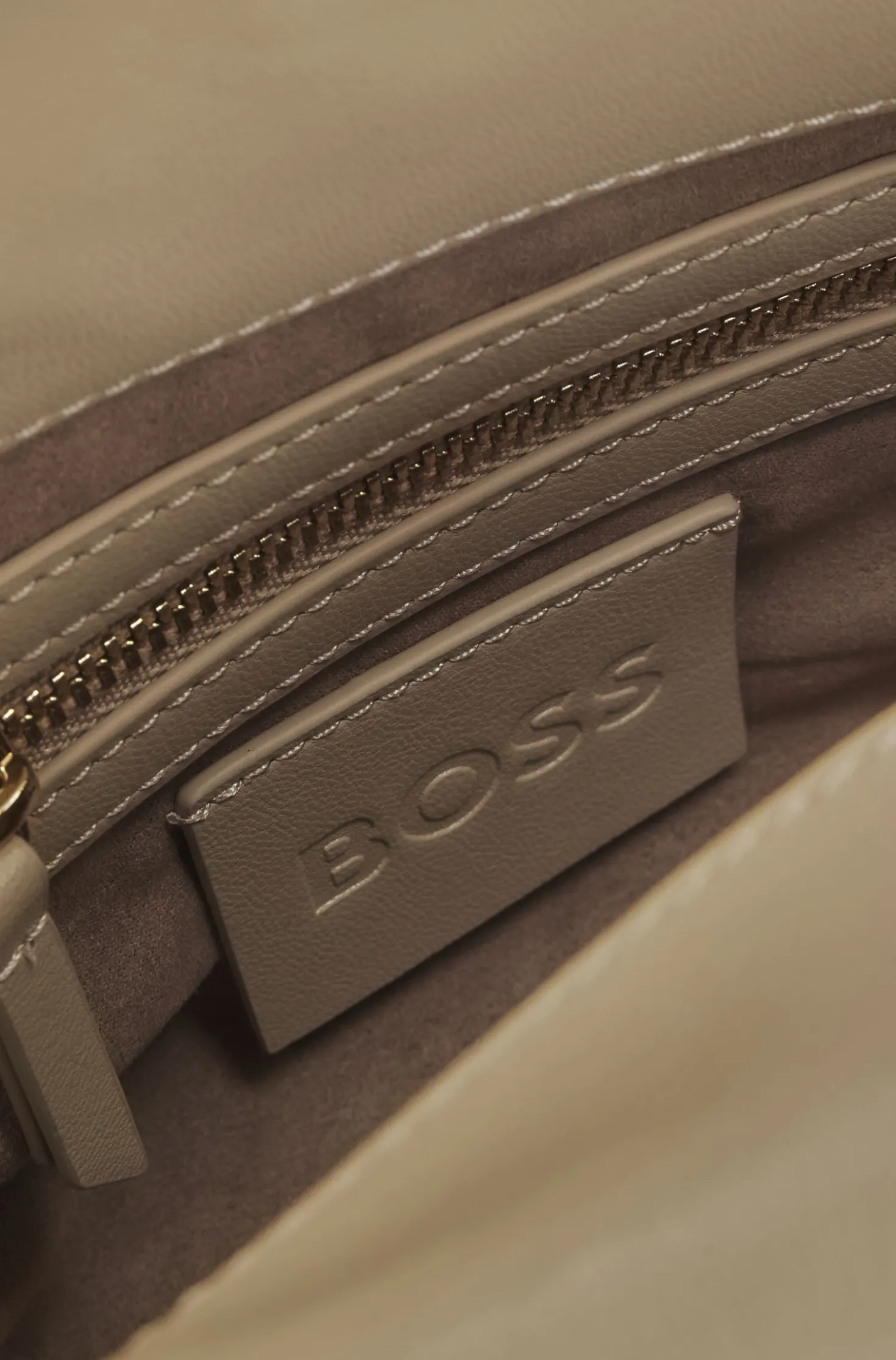 Gewebte Umhängetasche mit Double-B-Monogramm