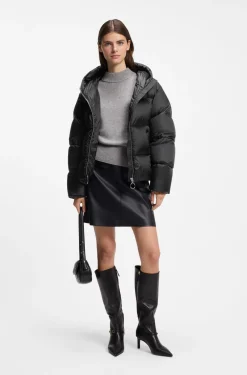 Glänzende Daunensteppjacke mit Statement-Zipper