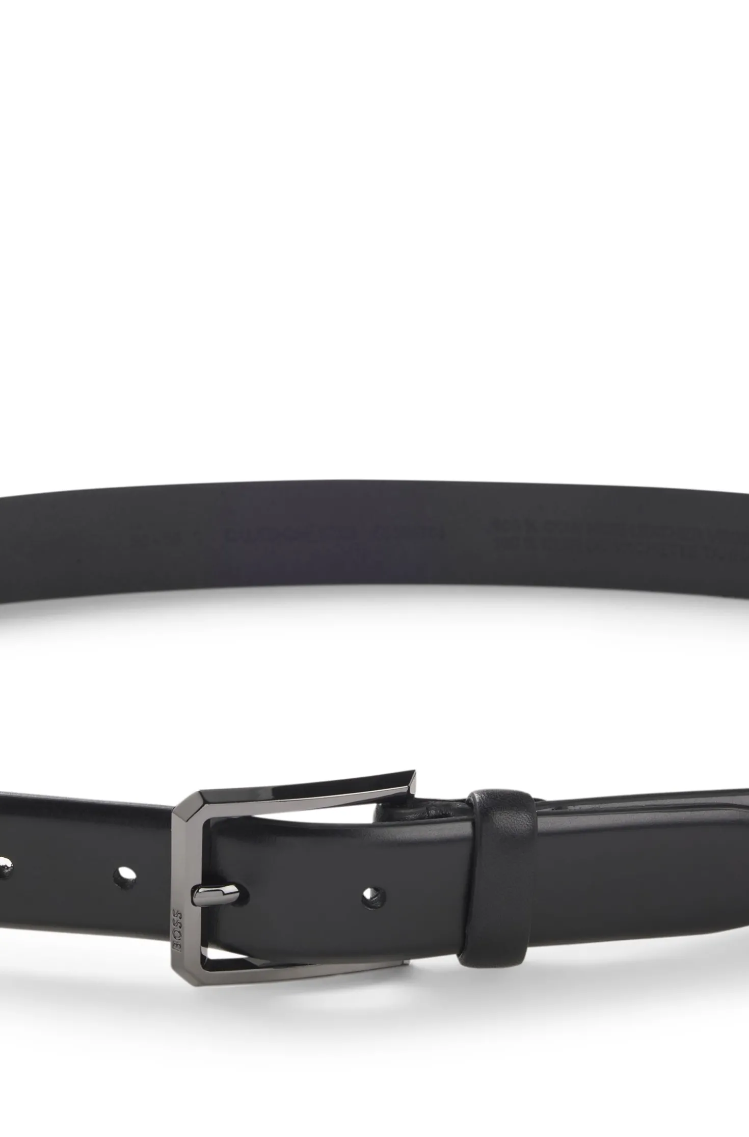 Gürtel aus Glattleder mit gravierter Schließe in Gunmetal-Optik