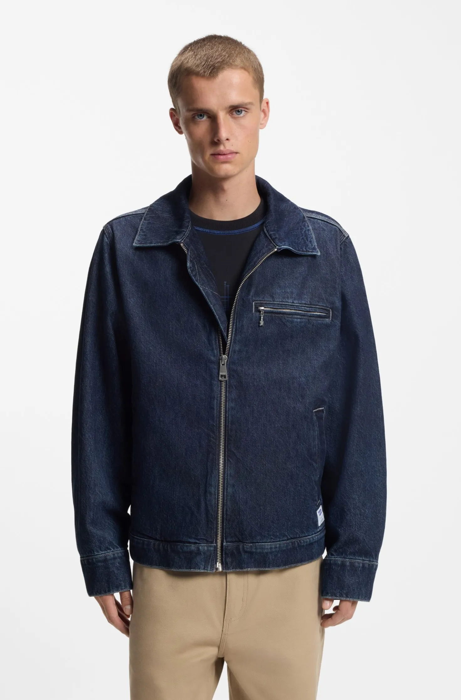 Jacke aus blauem Denim mit Reißverschluss und Brusttasche