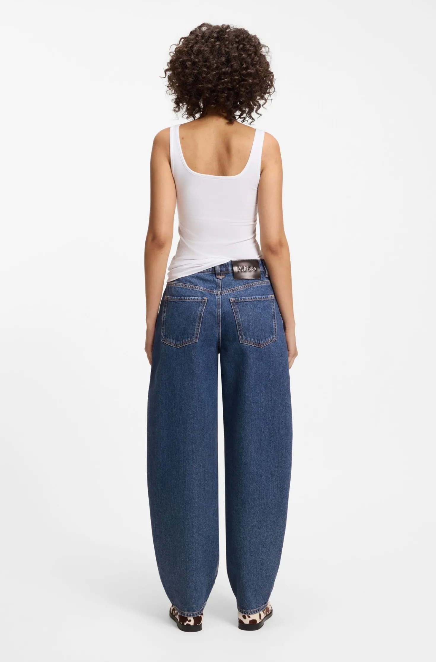 Jeans aus blauem japanischem Denim mit Barrel-Passform