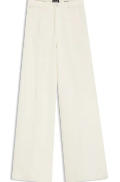 Jeans aus cremefarbenem Denim mit weitem Beinverlauf und Bügelfalte auf der Vorderseite