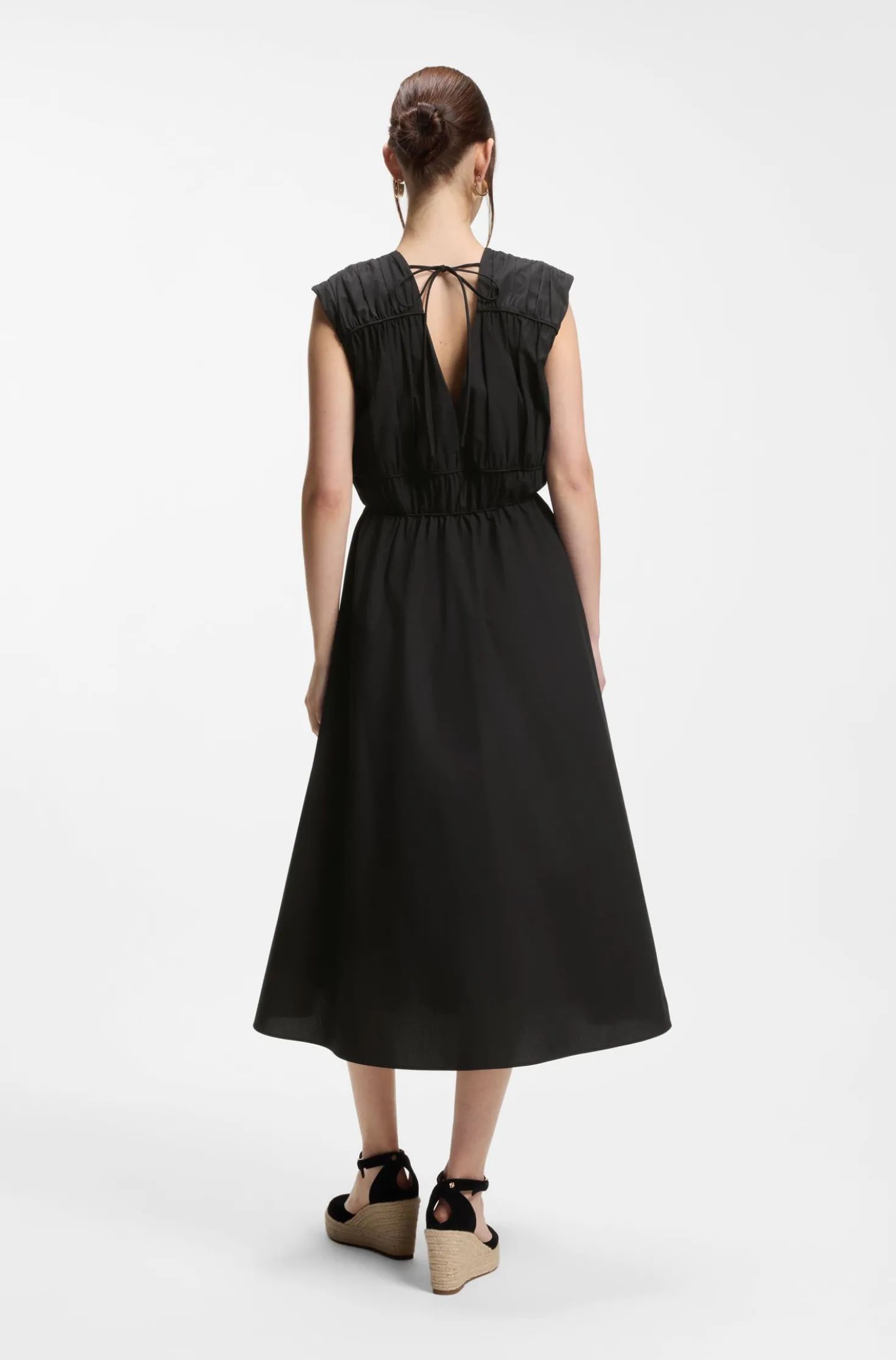 Kleid aus Baumwoll-Popeline mit gerafften Details