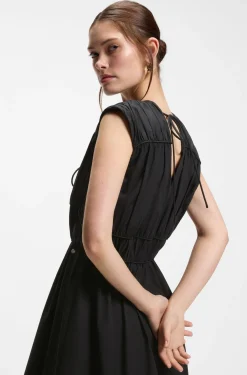 Kleid aus Baumwoll-Popeline mit gerafften Details