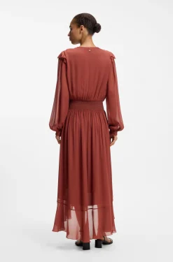 Kleid aus Krepp-Georgette mit abnehmbarem Schal