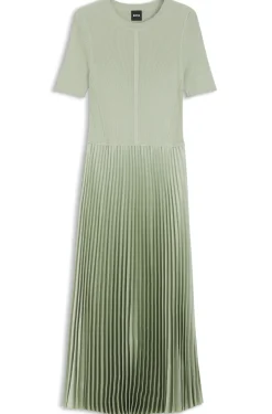 Kleid aus verschiedenen Materialien mit Faltenrock