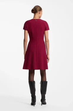 Kurzarm-Kleid aus Stretch-Gewebe mit plissierter Vorderseite