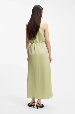 Maxikleid aus Satin mit abnehmbarem Kettengürtel