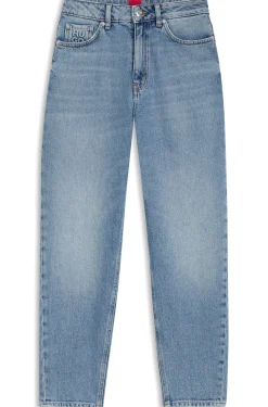 Mom-Fit Jeans aus blauem Stretch-Denim mit Prägung an der Tasche