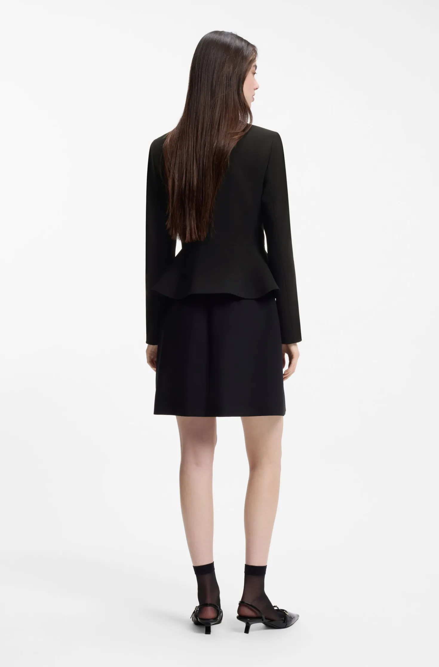 Regular-Fit Blazer aus Krepp-Gewebe mit Schößchen-Saum