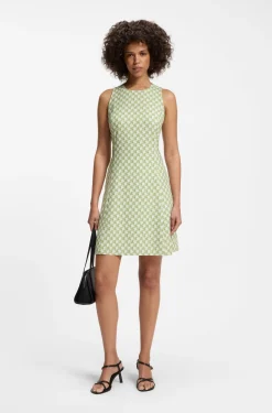 Ärmelloses Kleid mit geometrischem Print