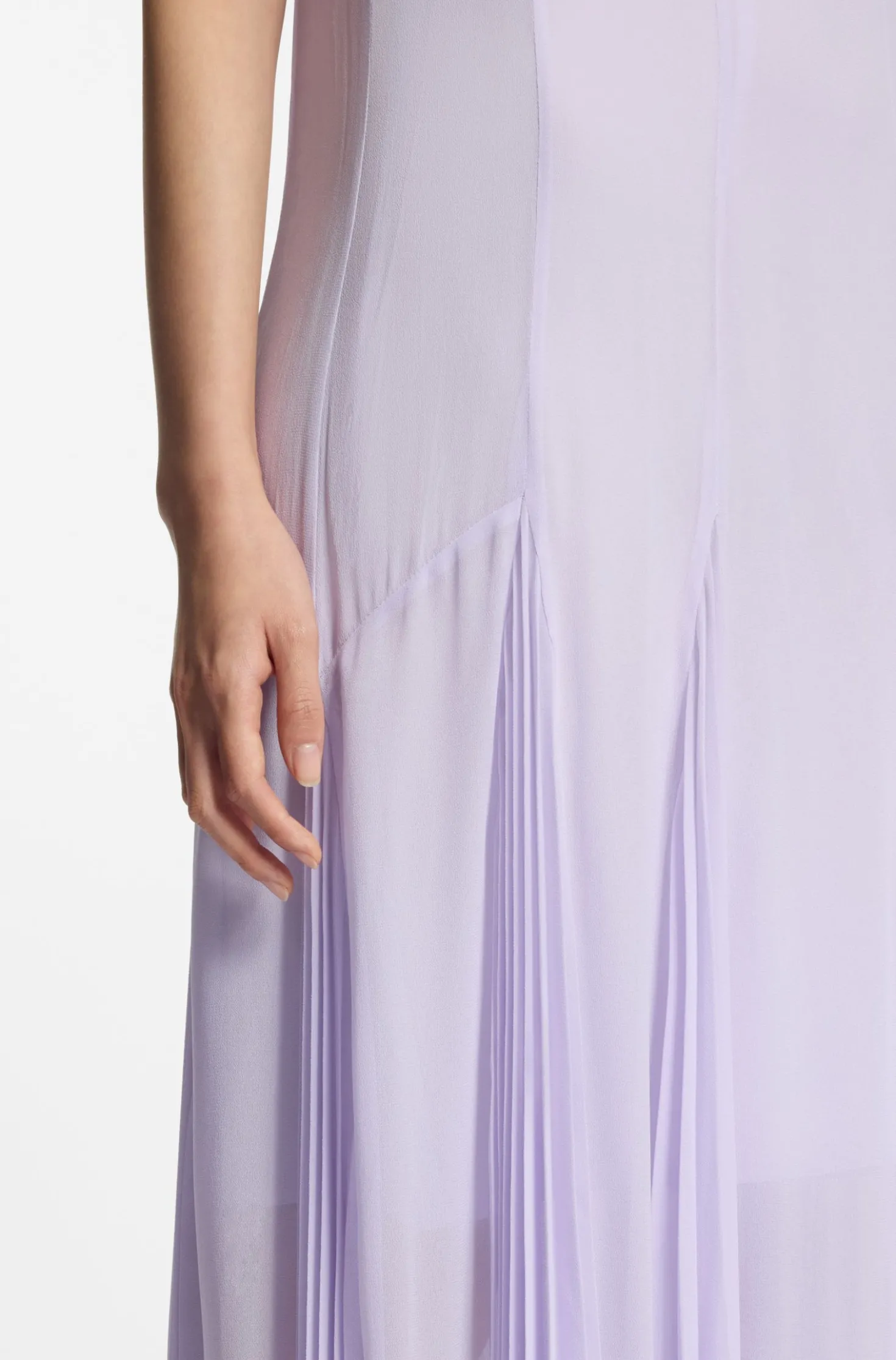 Ärmelloses Kleid mit Plissee-Rockeinsätzen