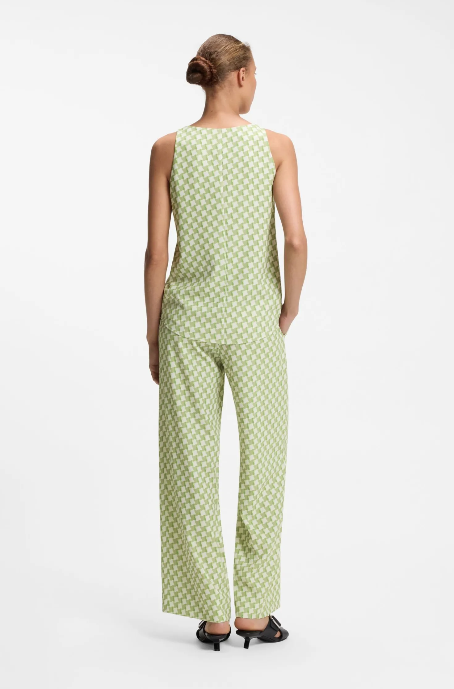 Ärmelloses Top mit geometrischem Print und Pailletten
