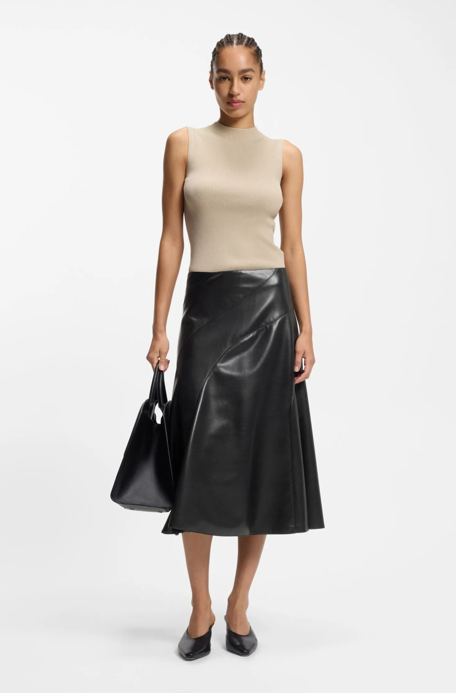 Rock aus Kunstleder mit Nahtdetails