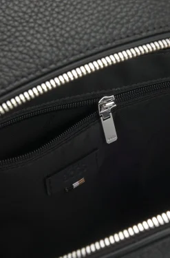 Rucksack aus genarbtem italienischem Leder mit geprägtem Logo