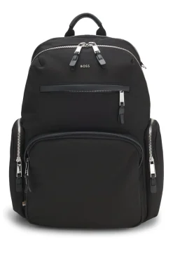 Rucksack mit mehreren Fächern und Lederbesätzen