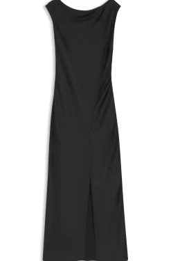 Schulterfreies Kleid aus Satin