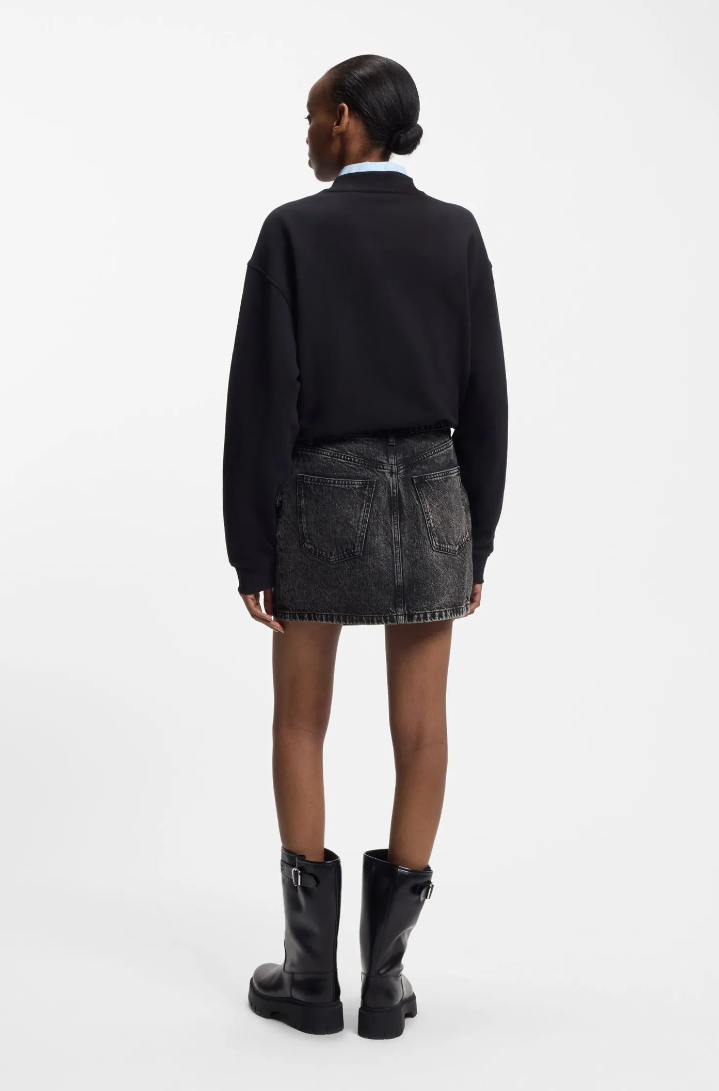 Schwarzer Denim-Rock mit asymmetrischem Bund