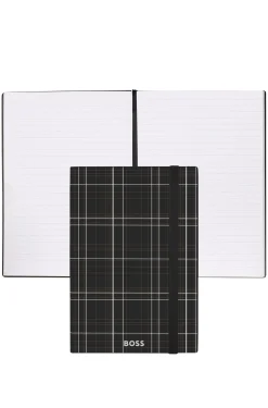 Schwarzes DIN-A5-Notizbuch mit Karo-Print und silberfarbenem Folien-Logo