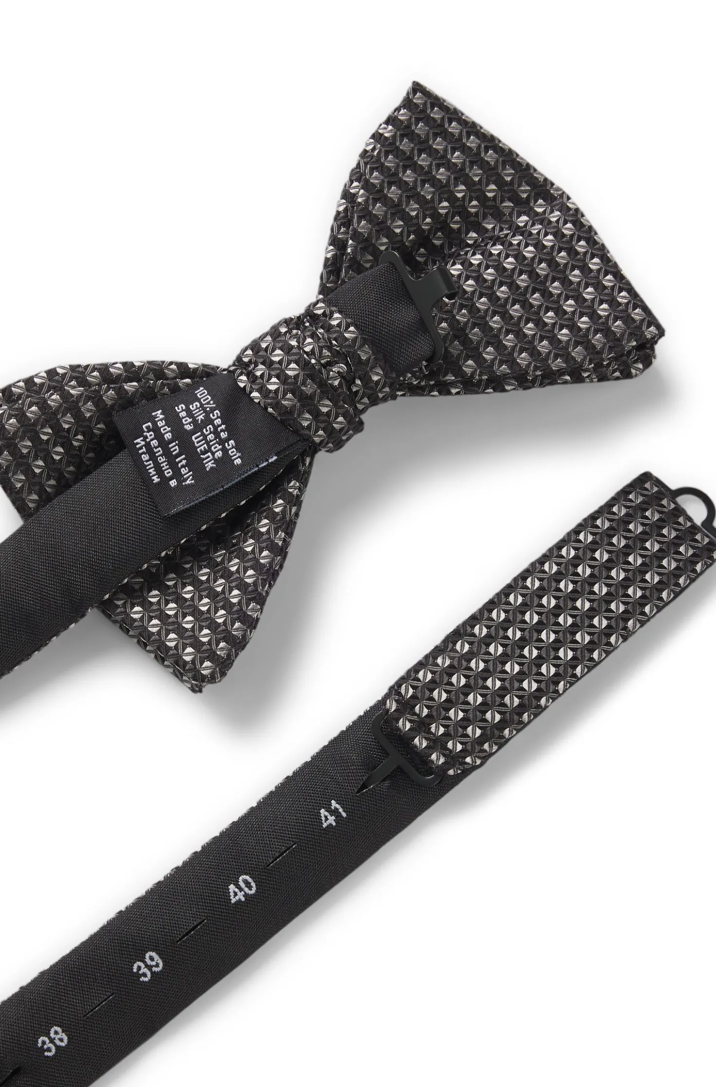 Seidenfliege mit Jacquard-Muster