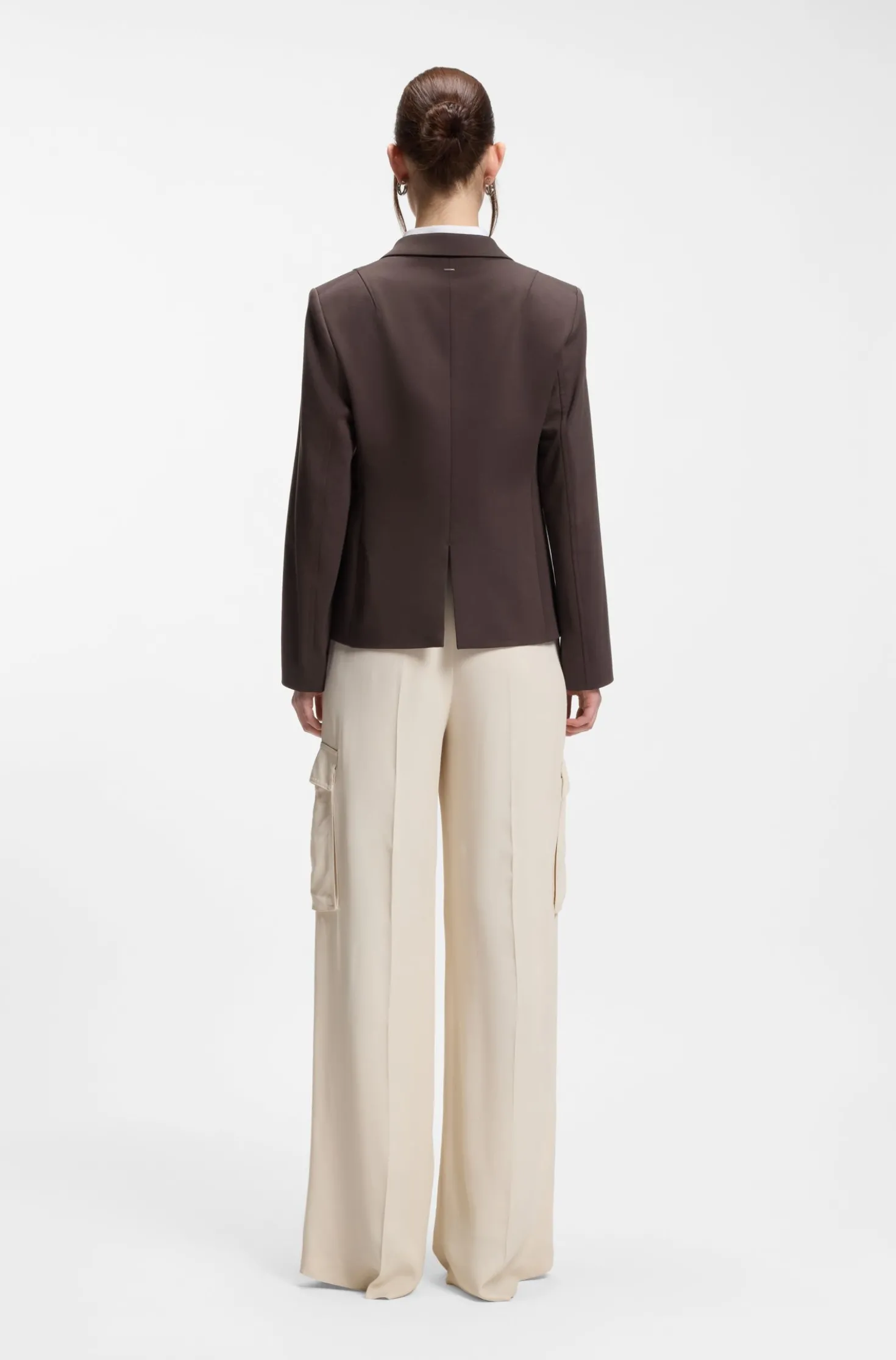Slim-Fit Blazer mit schrägen Abnähern