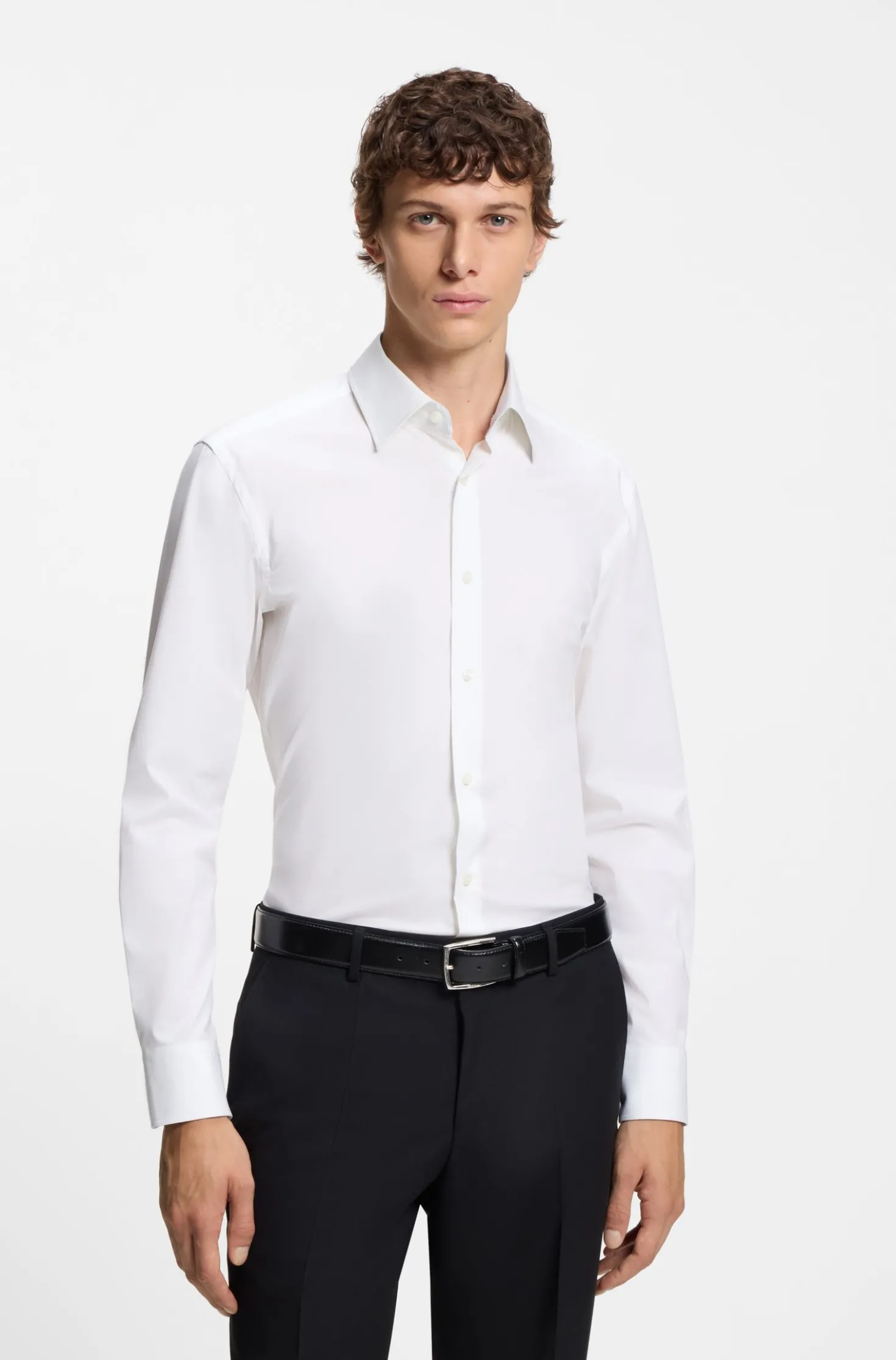Slim-Fit Hemd aus elastischer Baumwoll-Popeline mit bügelleichtem Finish