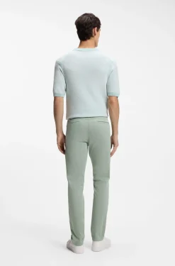 Slim-Fit Hose aus überfärbtem elastischem Satin