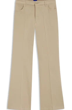 Slim-Fit Hose mit ausgestelltem Beinverlauf