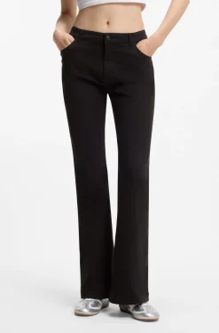 Slim-Fit Hose mit ausgestelltem Beinverlauf
