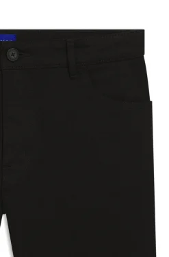 Slim-Fit Hose mit ausgestelltem Beinverlauf