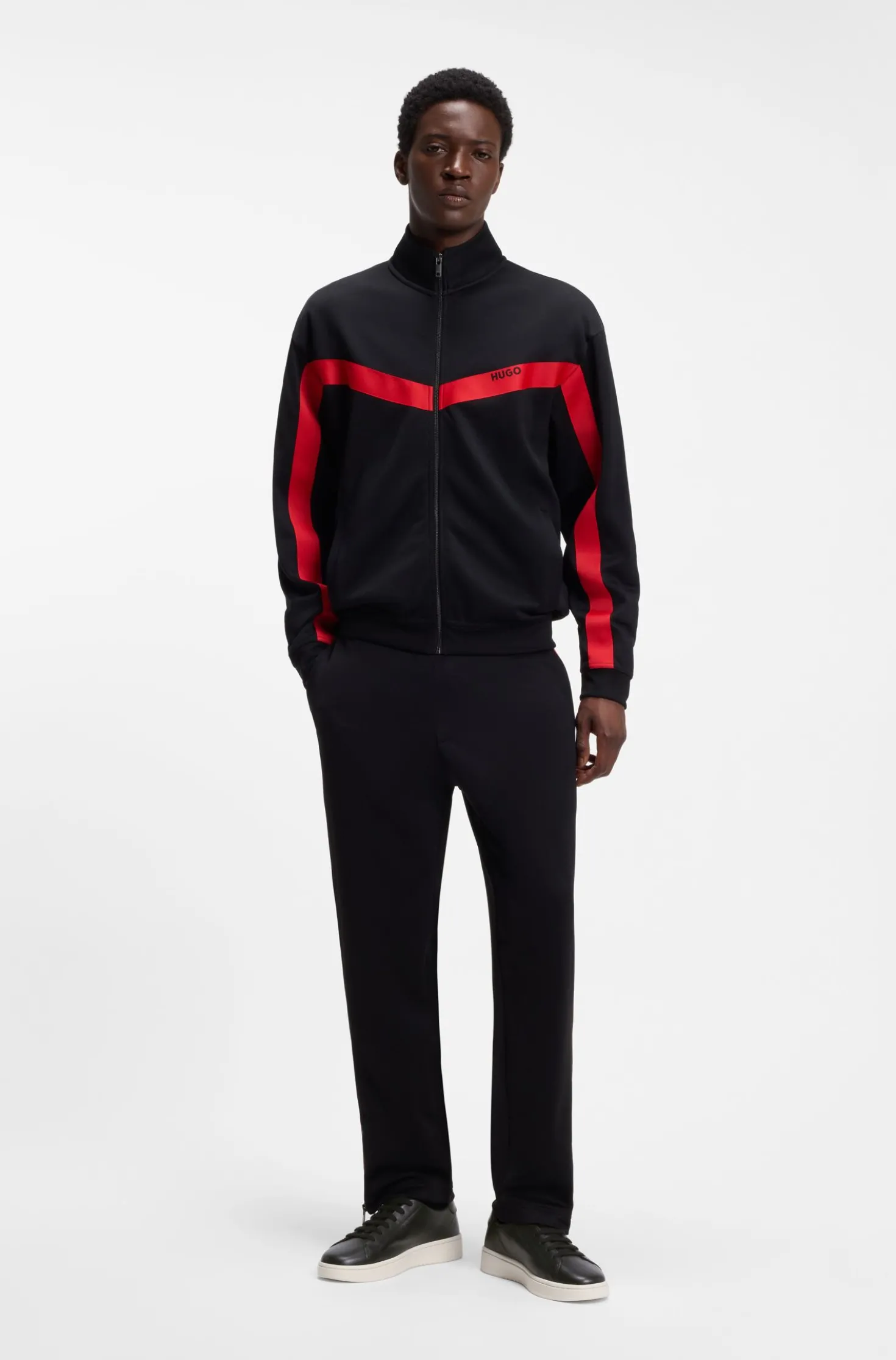 Sneakers aus Nappaleder mit goldfarbenem Logo
