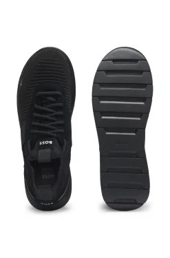 Sneakers aus verschiedenen Materialien mit gestricktem Obermaterial und Veloursleder-Details