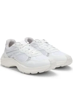 Sneakers mit Mesh und Kunstleder