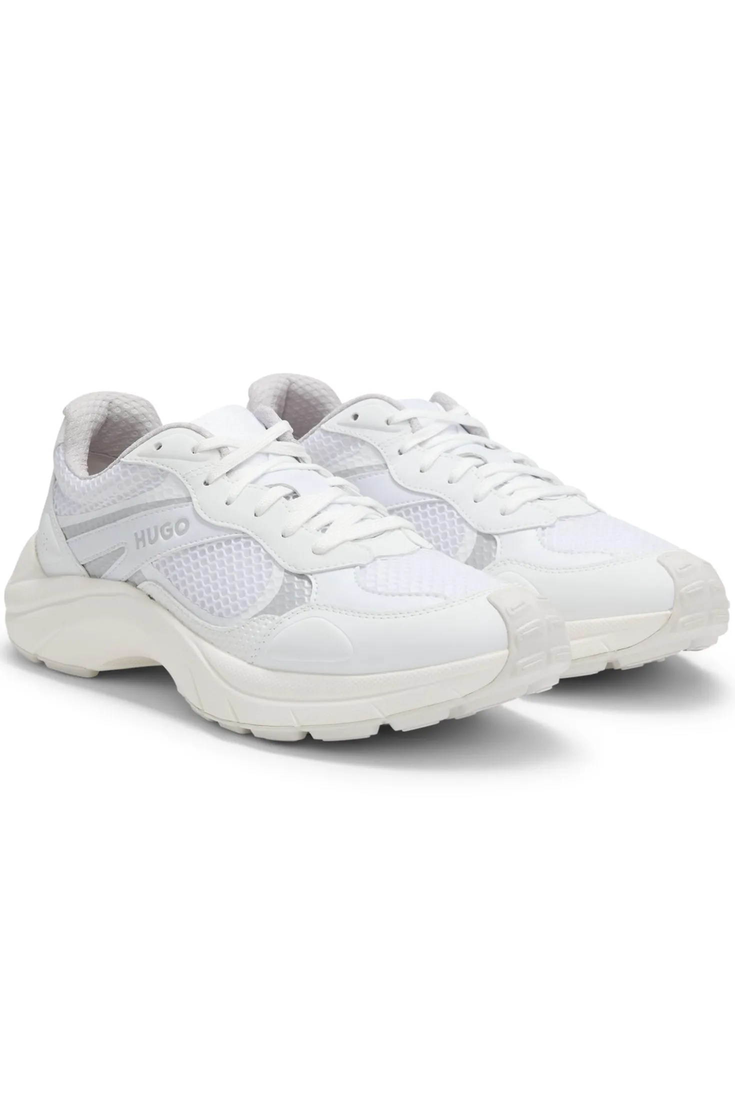 Sneakers mit Mesh und Kunstleder